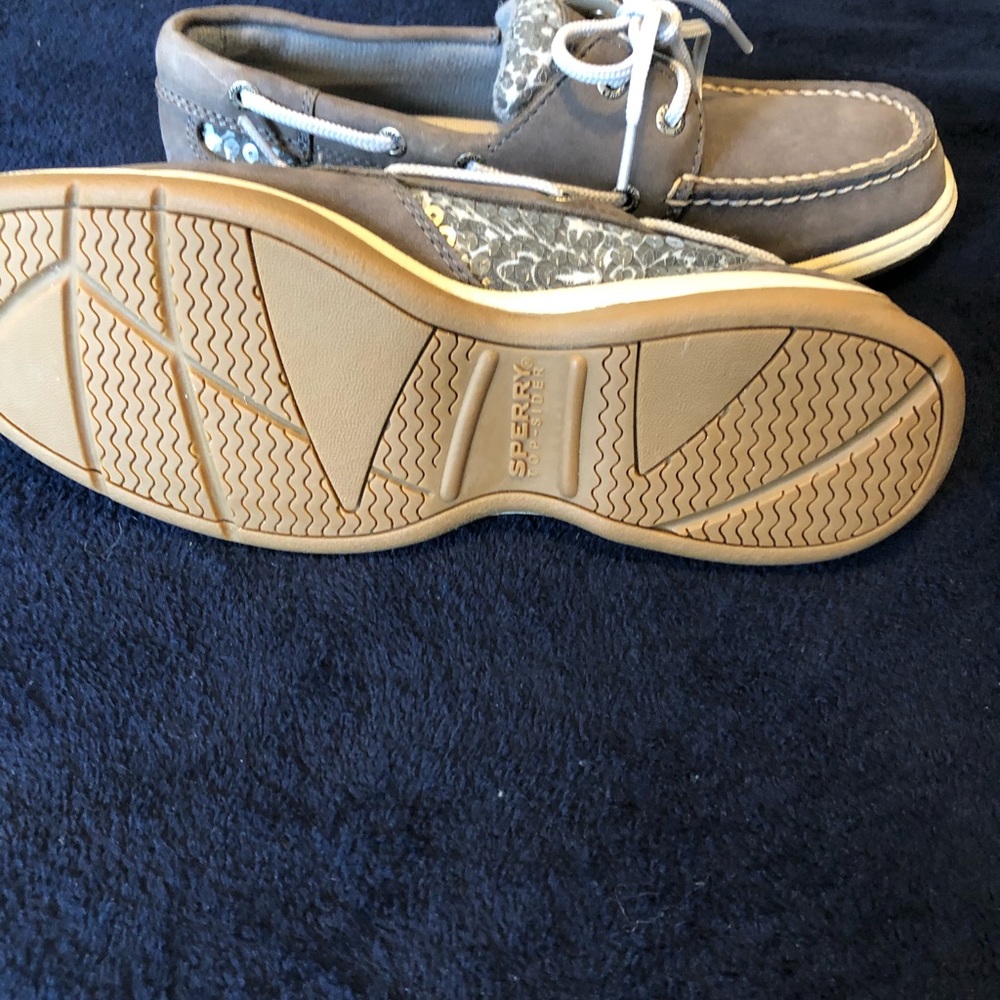Shoes - Picture 8 of 9